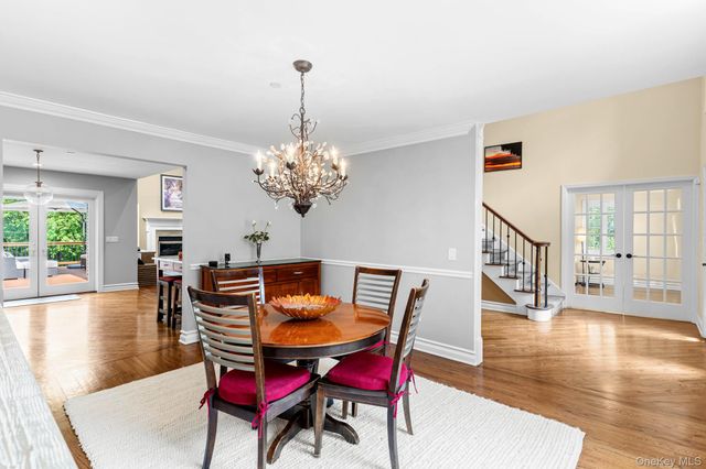 8 Drake Lane, White Plains, NY 10607