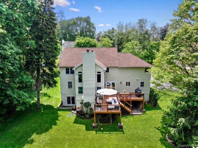 8 Drake Lane, White Plains, NY 10607