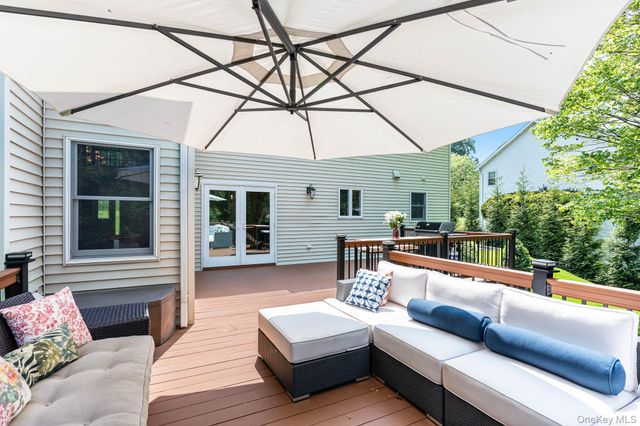 8 Drake Lane, White Plains, NY 10607