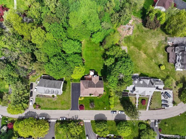 8 Drake Lane, White Plains, NY 10607