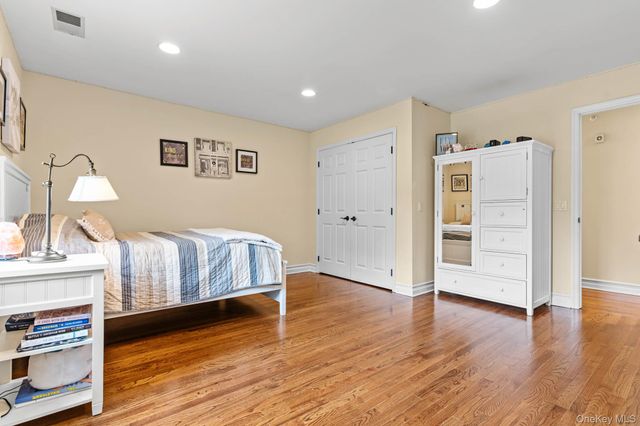 8 Drake Lane, White Plains, NY 10607