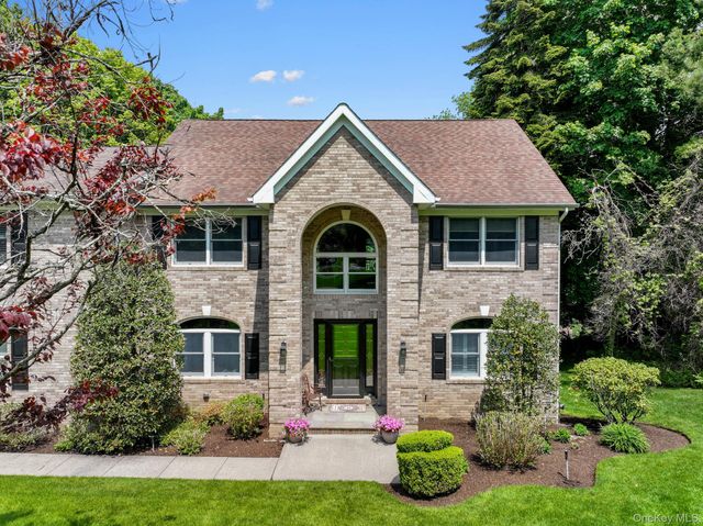 8 Drake Lane, White Plains, NY 10607
