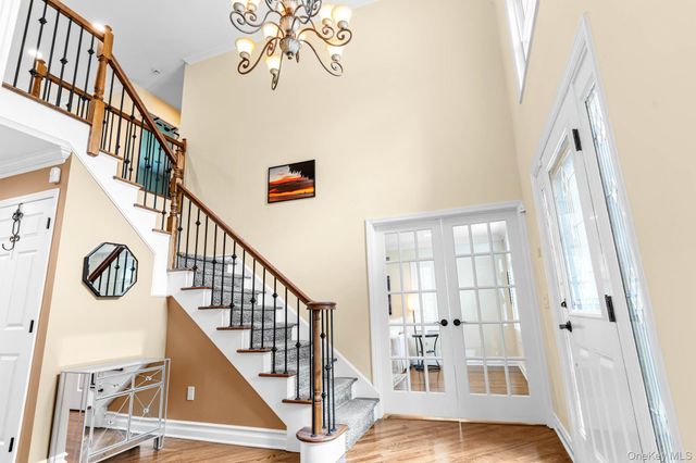 8 Drake Lane, White Plains, NY 10607