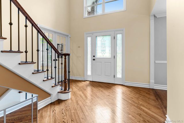 8 Drake Lane, White Plains, NY 10607