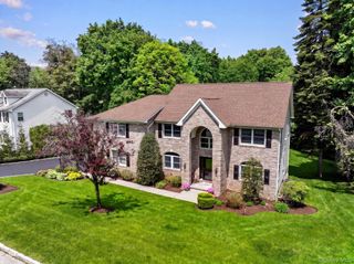 8 Drake Lane, White Plains, NY 10607
