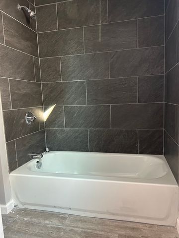 48 Hastings St 1, Lowell, MA 01851