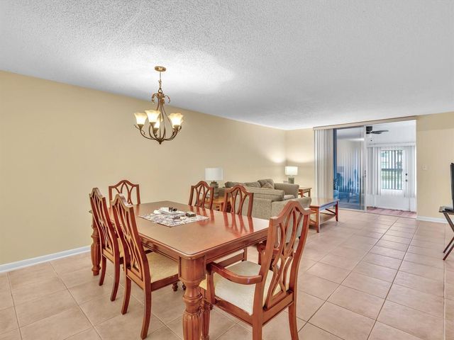 9301 Sunrise Lakes Boulevard, Sunrise, FL 33322