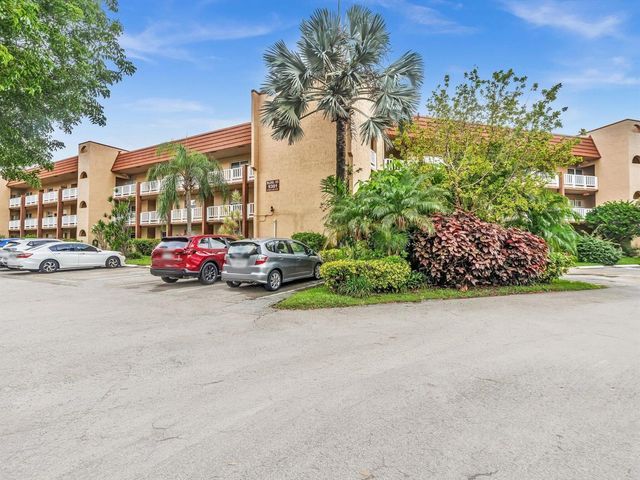 9301 Sunrise Lakes Boulevard, Sunrise, FL 33322
