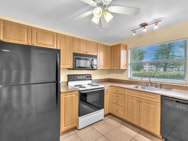 9301 Sunrise Lakes Boulevard, Sunrise, FL 33322