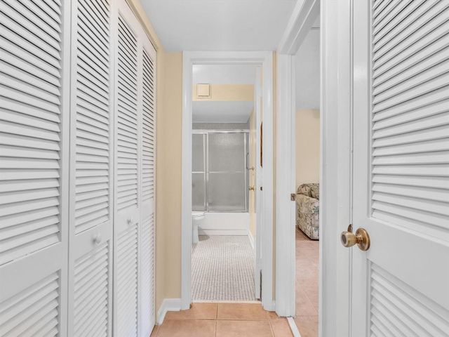 9301 Sunrise Lakes Boulevard, Sunrise, FL 33322