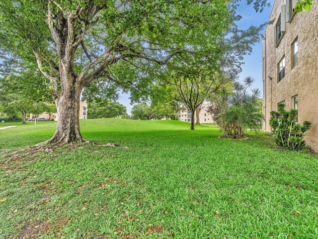 9301 Sunrise Lakes Boulevard, Sunrise, FL 33322