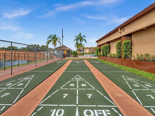 9301 Sunrise Lakes Boulevard, Sunrise, FL 33322