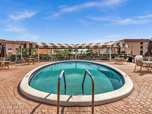 9301 Sunrise Lakes Boulevard, Sunrise, FL 33322
