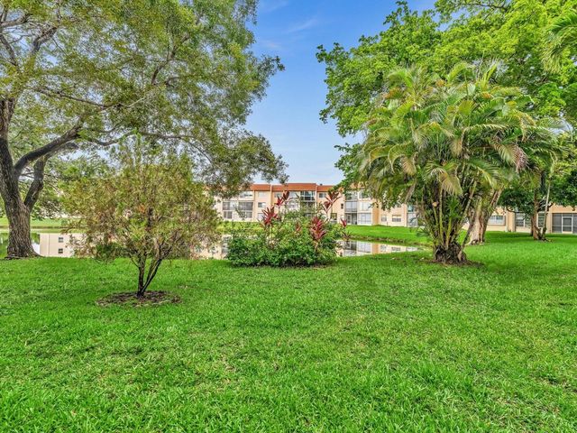 9301 Sunrise Lakes Boulevard, Sunrise, FL 33322