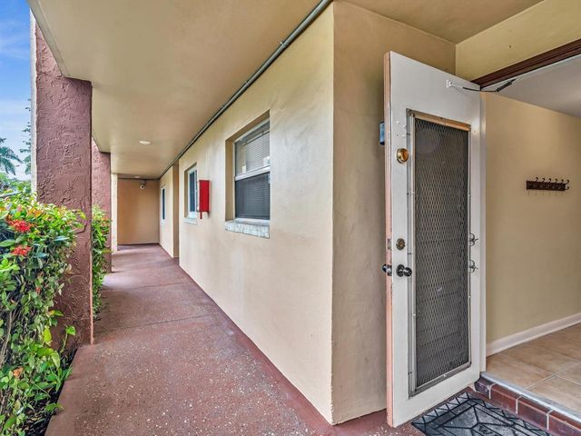 9301 Sunrise Lakes Boulevard, Sunrise, FL 33322