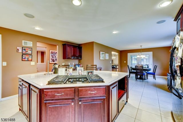 25 Fern Ter, Wayne Twp., NJ 07470