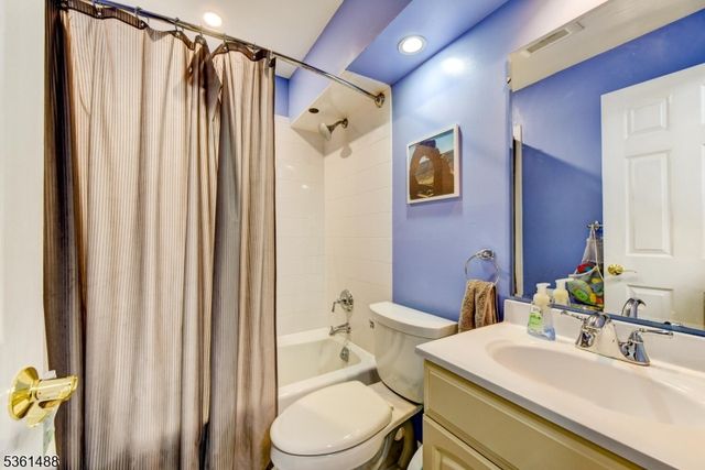 25 Fern Ter, Wayne Twp., NJ 07470