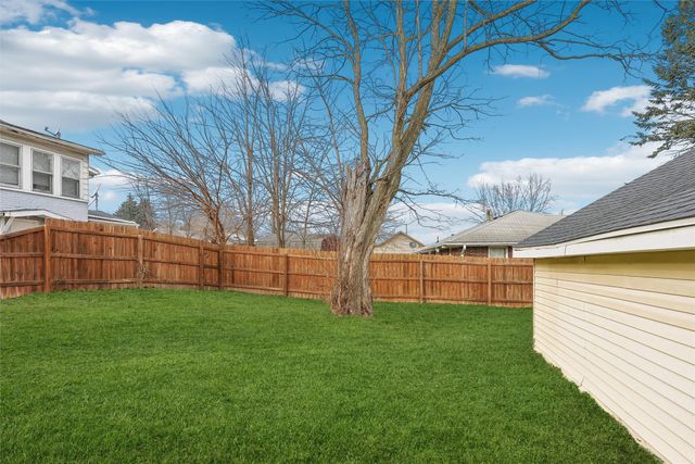 202 E Olinda Avenue, Des Moines, IA 50315