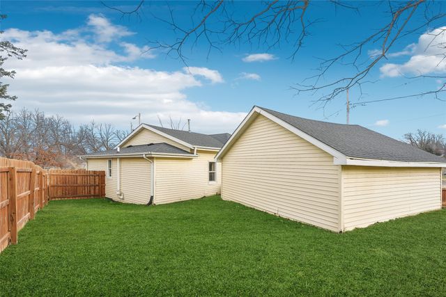 202 E Olinda Avenue, Des Moines, IA 50315