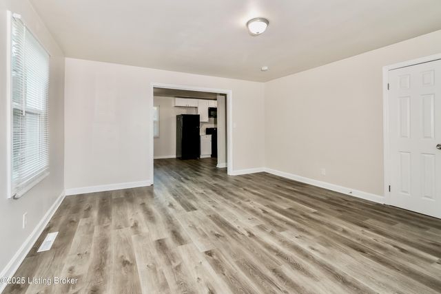 5401 Johnsontown Rd, Louisville, KY 40272