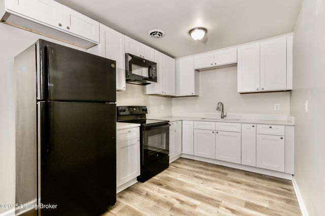 5401 Johnsontown Rd, Louisville, KY 40272