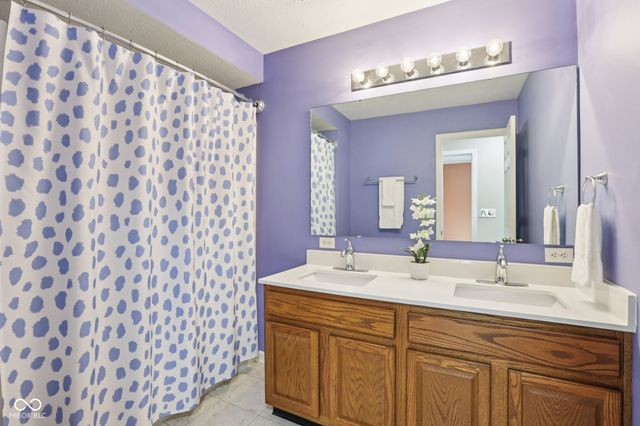 9195 N Coral Reef Road, Mccordsville, IN 46055