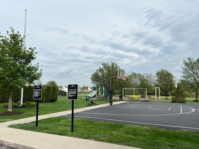 9195 N Coral Reef Road, Mccordsville, IN 46055