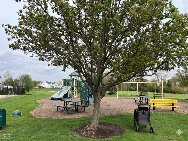 9195 N Coral Reef Road, Mccordsville, IN 46055