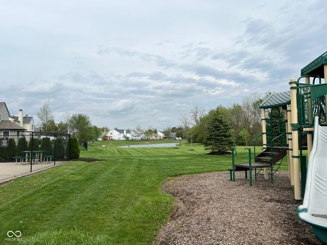 9195 N Coral Reef Road, Mccordsville, IN 46055