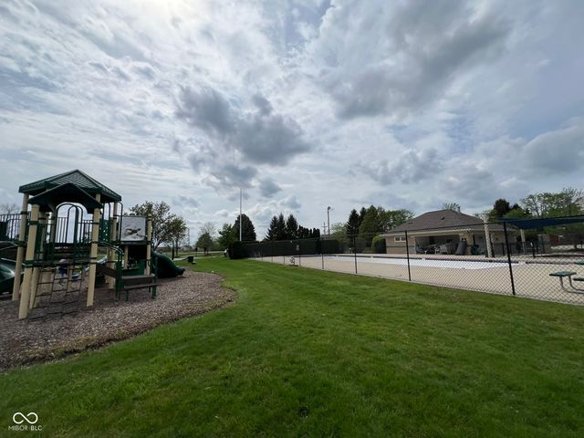 9195 N Coral Reef Road, Mccordsville, IN 46055