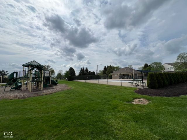 9195 N Coral Reef Road, Mccordsville, IN 46055