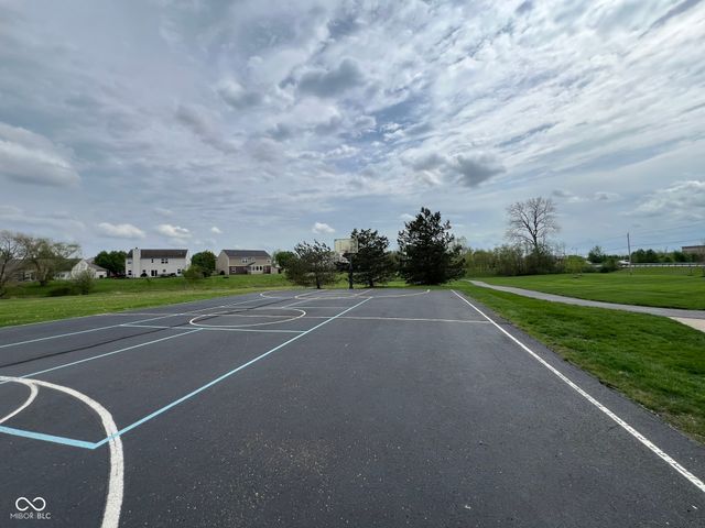 9195 N Coral Reef Road, Mccordsville, IN 46055