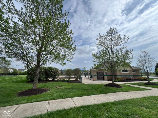 9195 N Coral Reef Road, Mccordsville, IN 46055