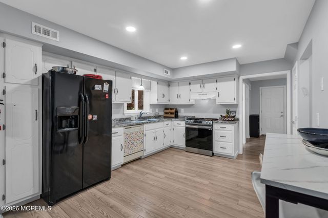 1813 Bismarck Street, Toms River, NJ 08757