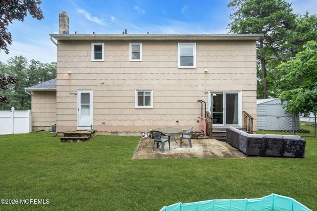 1813 Bismarck Street, Toms River, NJ 08757