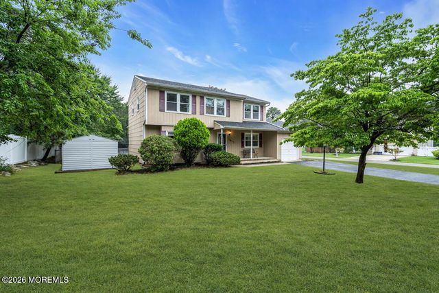 1813 Bismarck Street, Toms River, NJ 08757