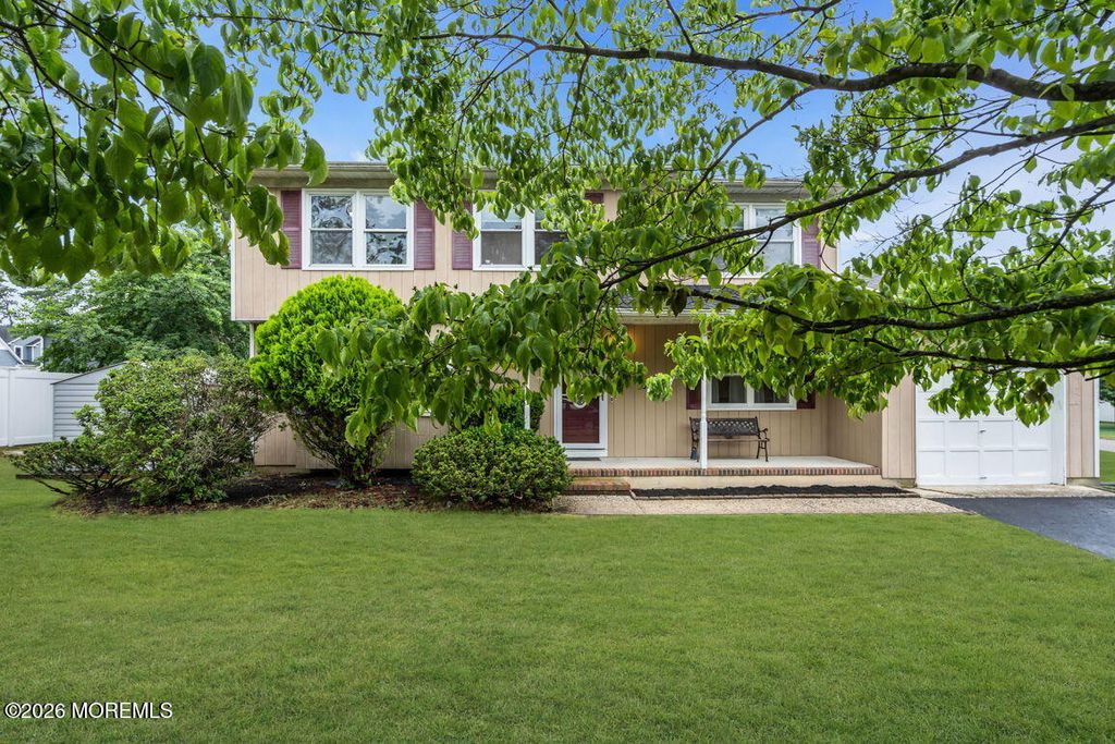 1813 Bismarck Street, Toms River, NJ 08757