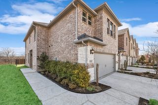 521 Hutchinson Lane, Lewisville, TX 75077