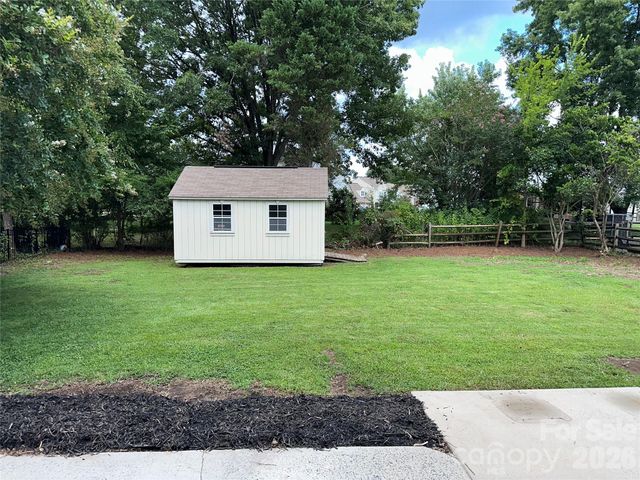 5867 Crimson Oak Court, Harrisburg, NC 28075