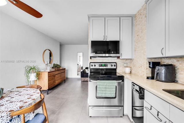 820 Salzedo St 403, Coral Gables, FL 33134