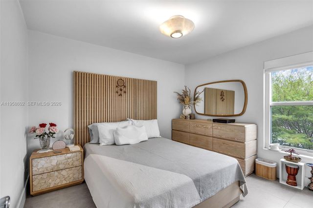 820 Salzedo St 403, Coral Gables, FL 33134