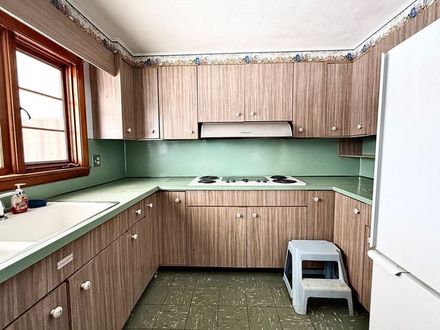 461 Sheridan St, Chicopee, MA 01020