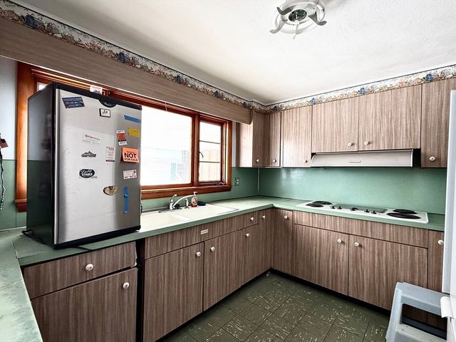 461 Sheridan St, Chicopee, MA 01020