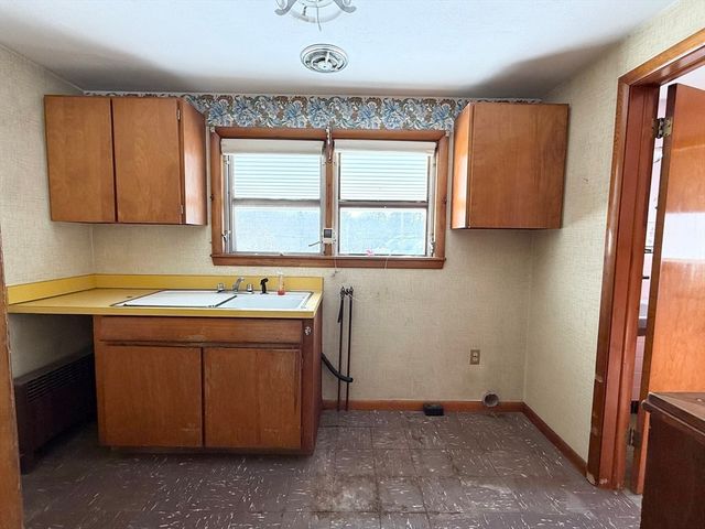 461 Sheridan St, Chicopee, MA 01020