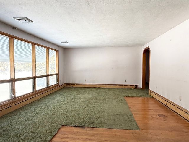 461 Sheridan St, Chicopee, MA 01020