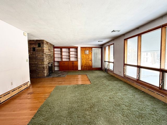 461 Sheridan St, Chicopee, MA 01020