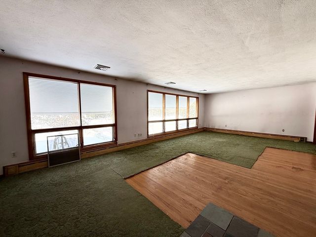 461 Sheridan St, Chicopee, MA 01020