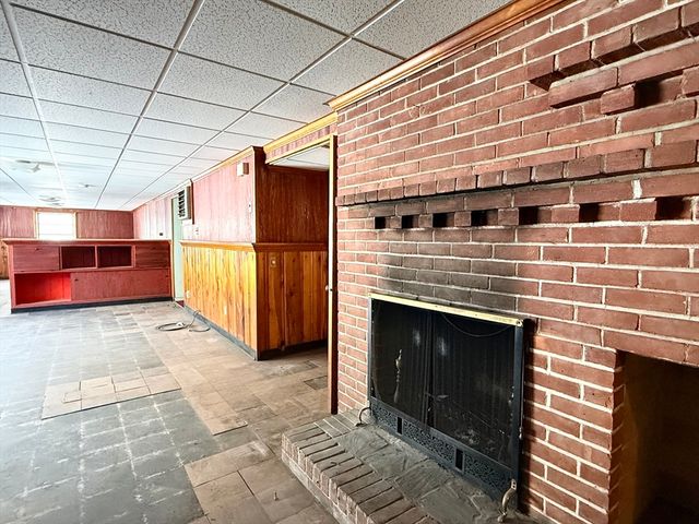 461 Sheridan St, Chicopee, MA 01020