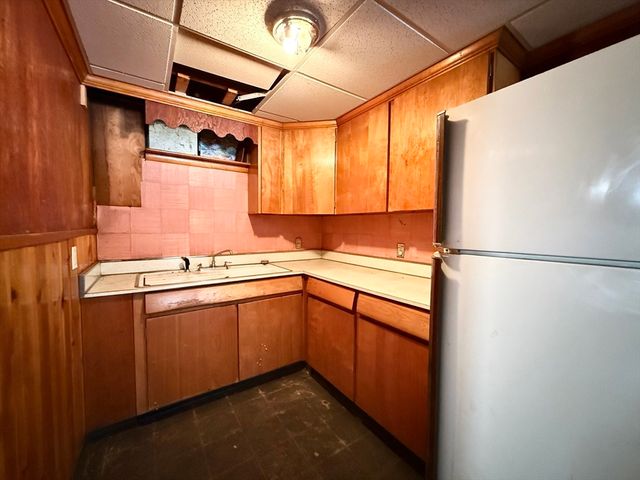 461 Sheridan St, Chicopee, MA 01020