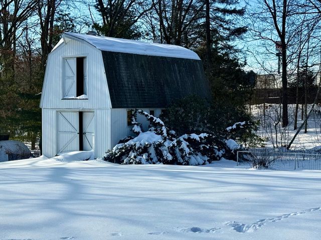 461 Sheridan St, Chicopee, MA 01020
